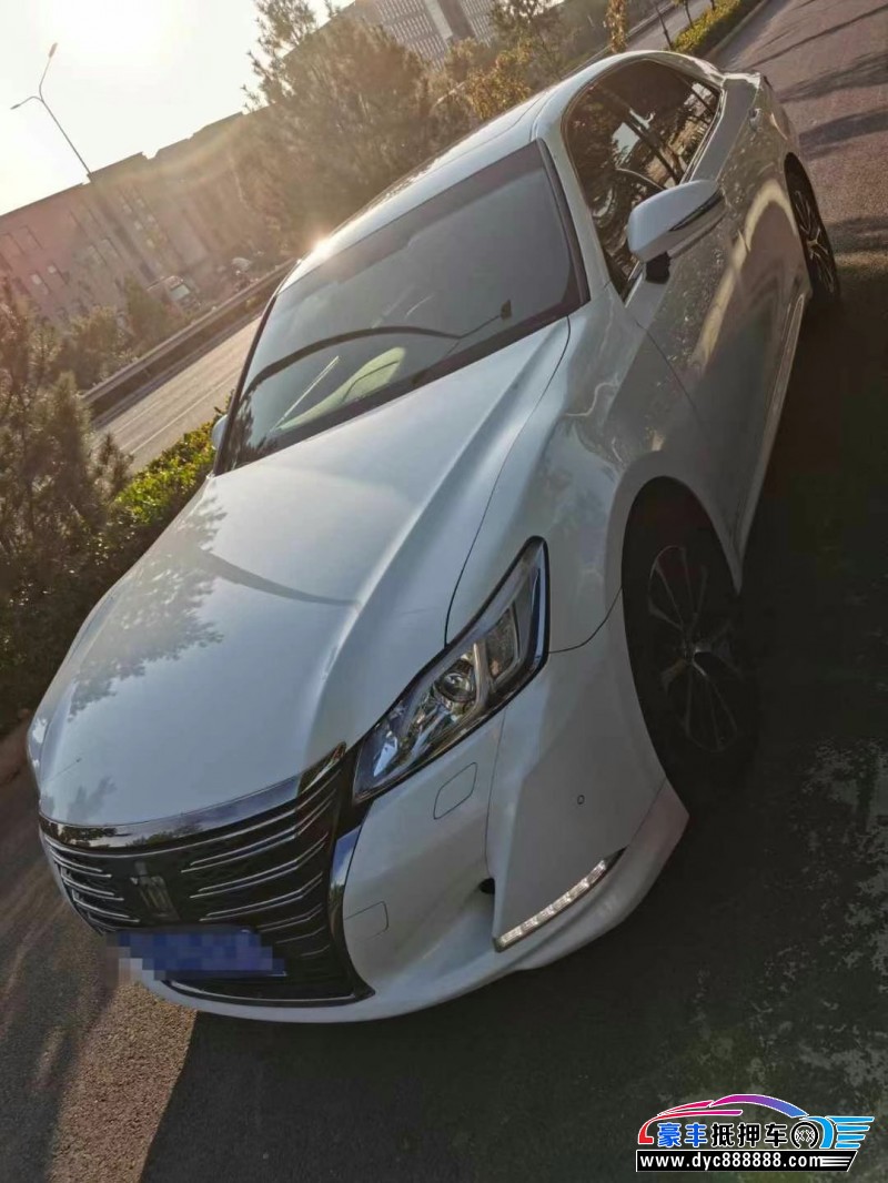 18年丰田皇冠轿车抵押车出售