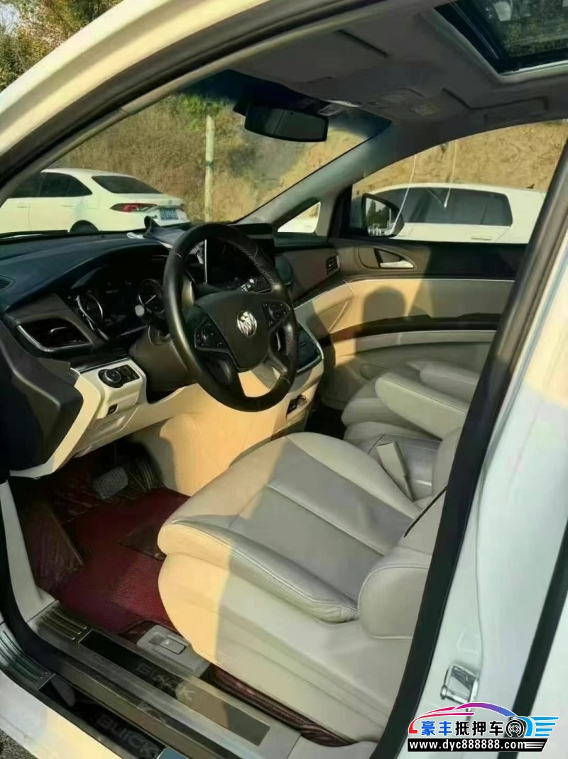 20年别克GL8轿车抵押车出售