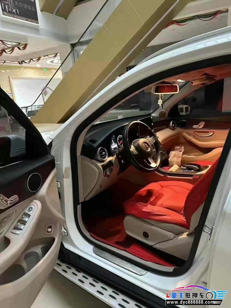 18年奔驰GLC轿车抵押车出售