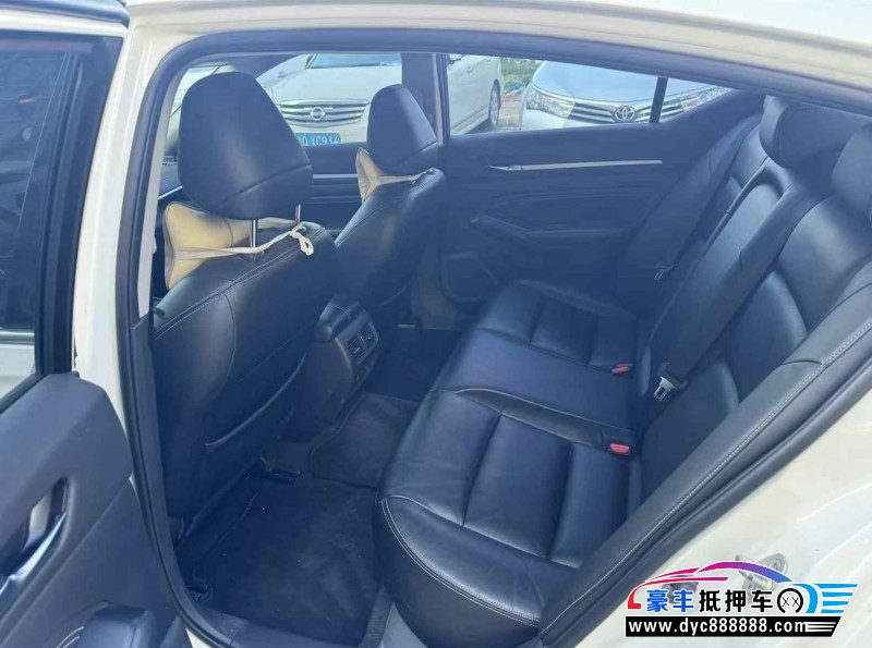 20年日产天籁轿车抵押车出售