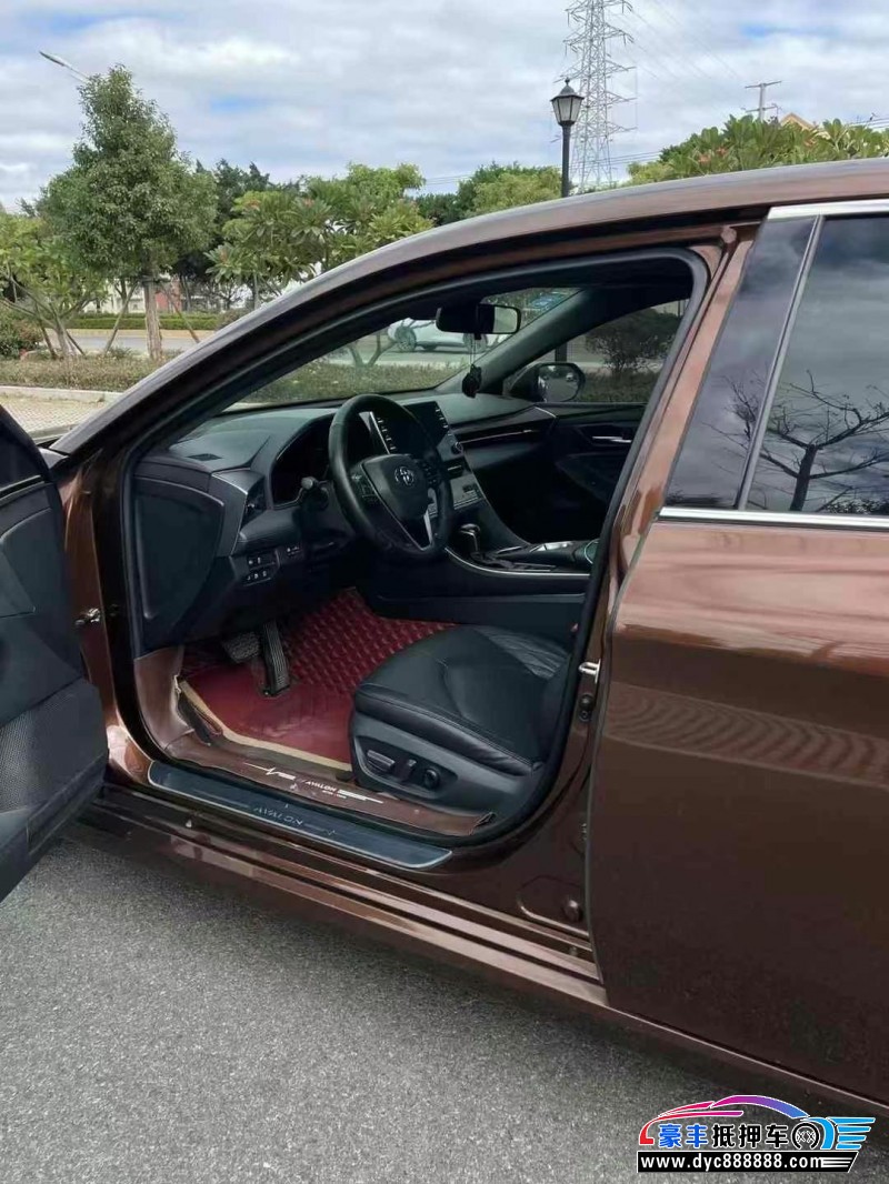 19年丰田亚洲龙轿车抵押车出售