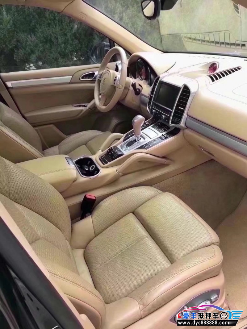 14年保时捷卡宴轿车抵押车出售