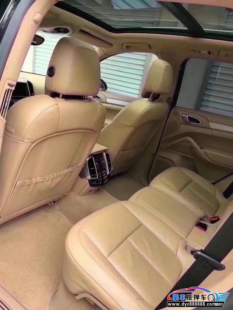 14年保时捷卡宴轿车抵押车出售