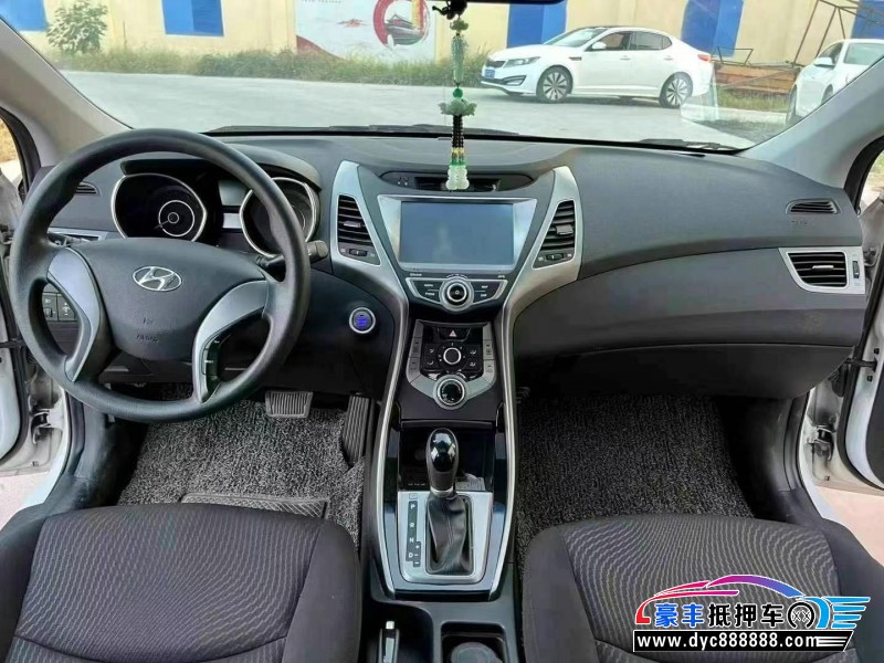 15年现代朗动轿车抵押车出售