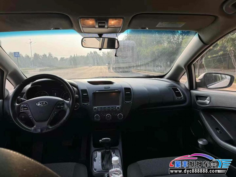 16年起亚K3轿车抵押车出售