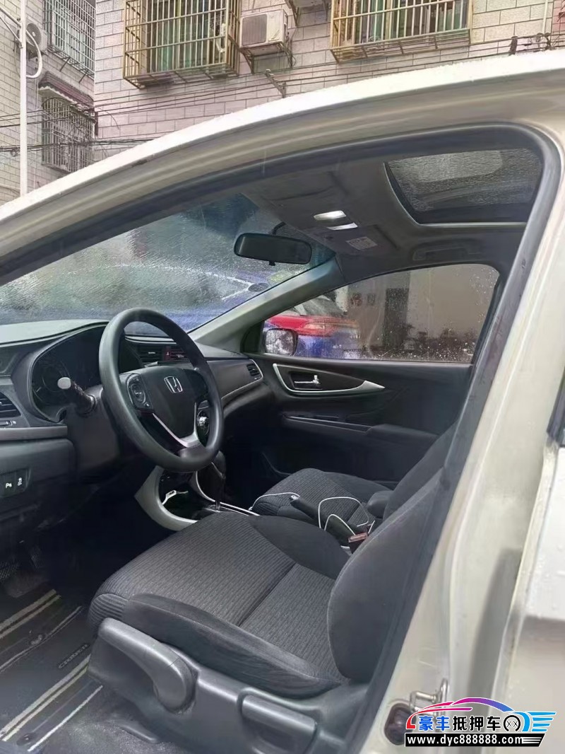 17年本田凌派轿车抵押车出售