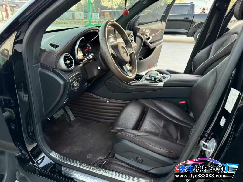 18年奔驰GLC轿车抵押车出售