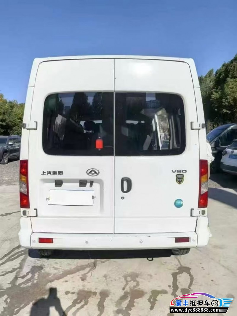 23年上汽大通V80轿车抵押车出售