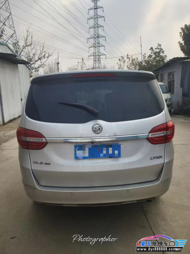 17年别克GL8轿车抵押车出售