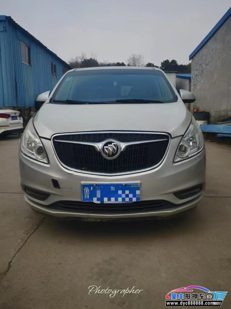 17年别克GL8轿车抵押车出售