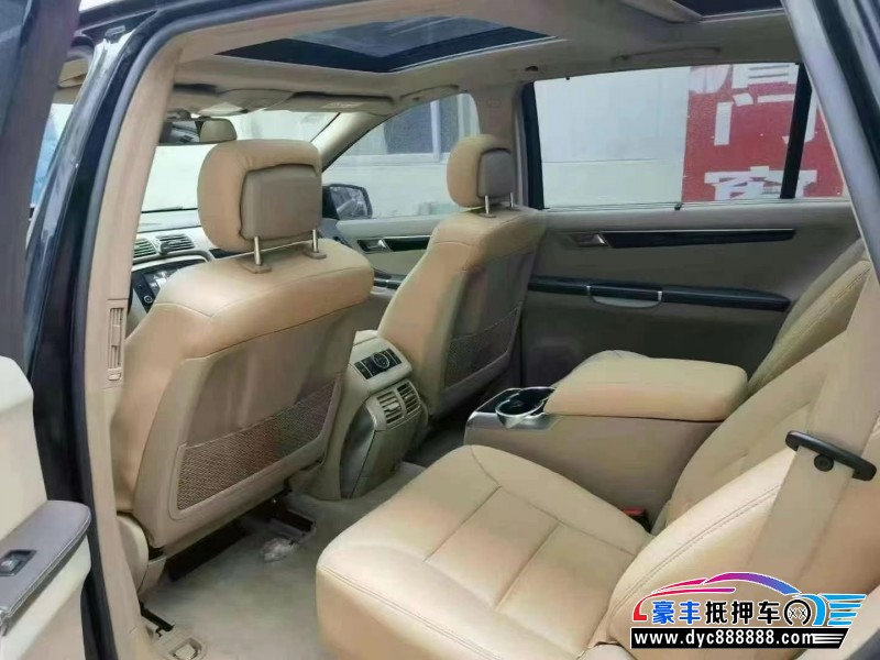 14年奔驰R轿车抵押车出售