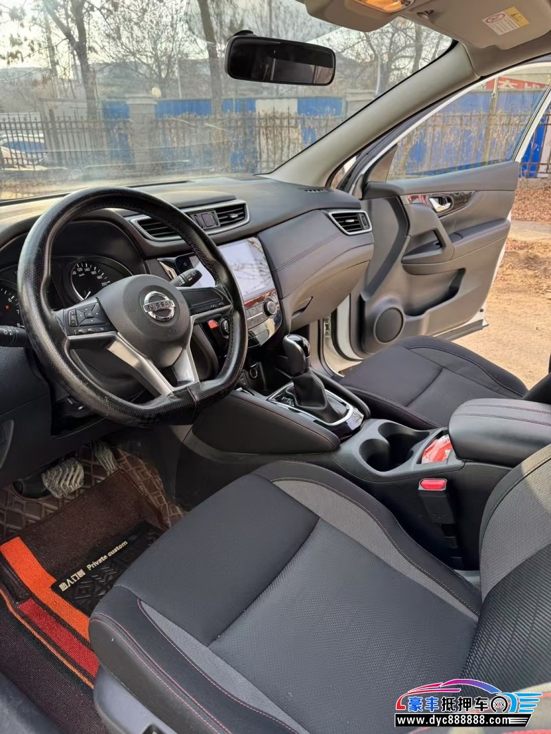 20年日产逍客轿车抵押车出售