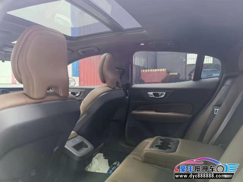 24年沃尔沃S60轿车抵押车出售