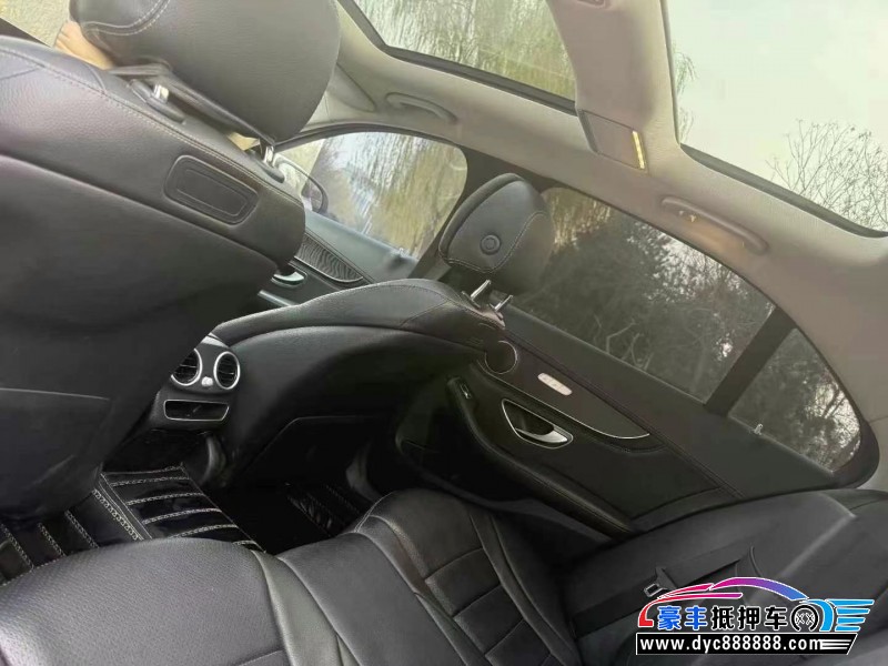 19年奔驰C轿车抵押车出售