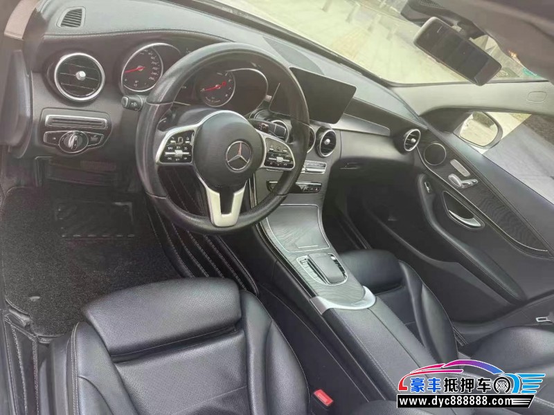 19年奔驰C轿车抵押车出售