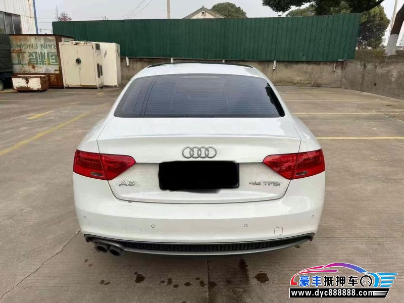 17年奥迪A5轿车抵押车出售