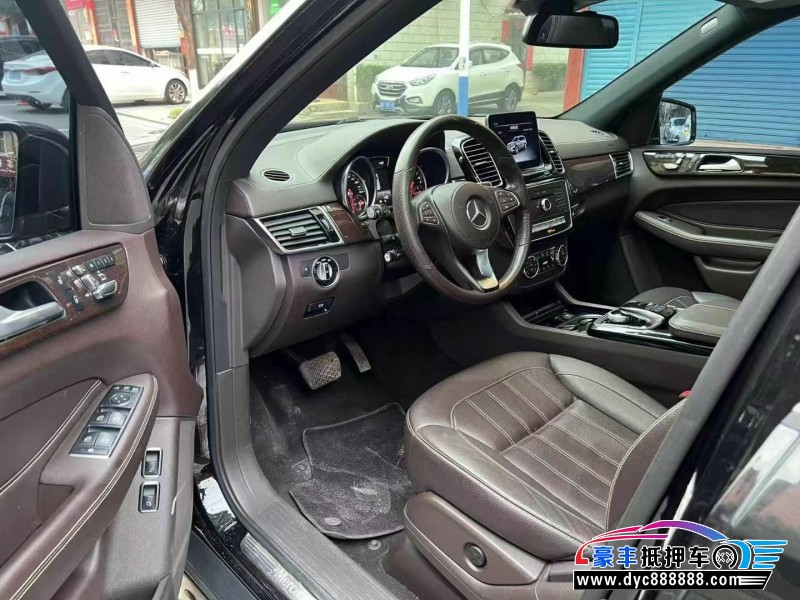 18年奔驰GLS轿车抵押车出售