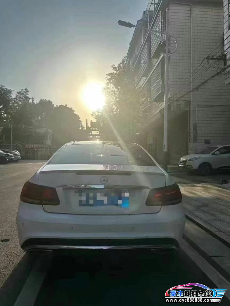 17年奔驰E轿车抵押车出售