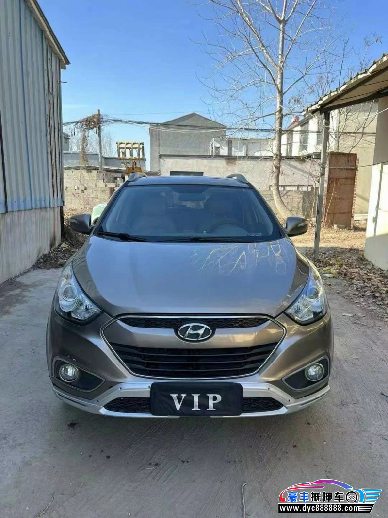 13年现代ix35轿车抵押车出售