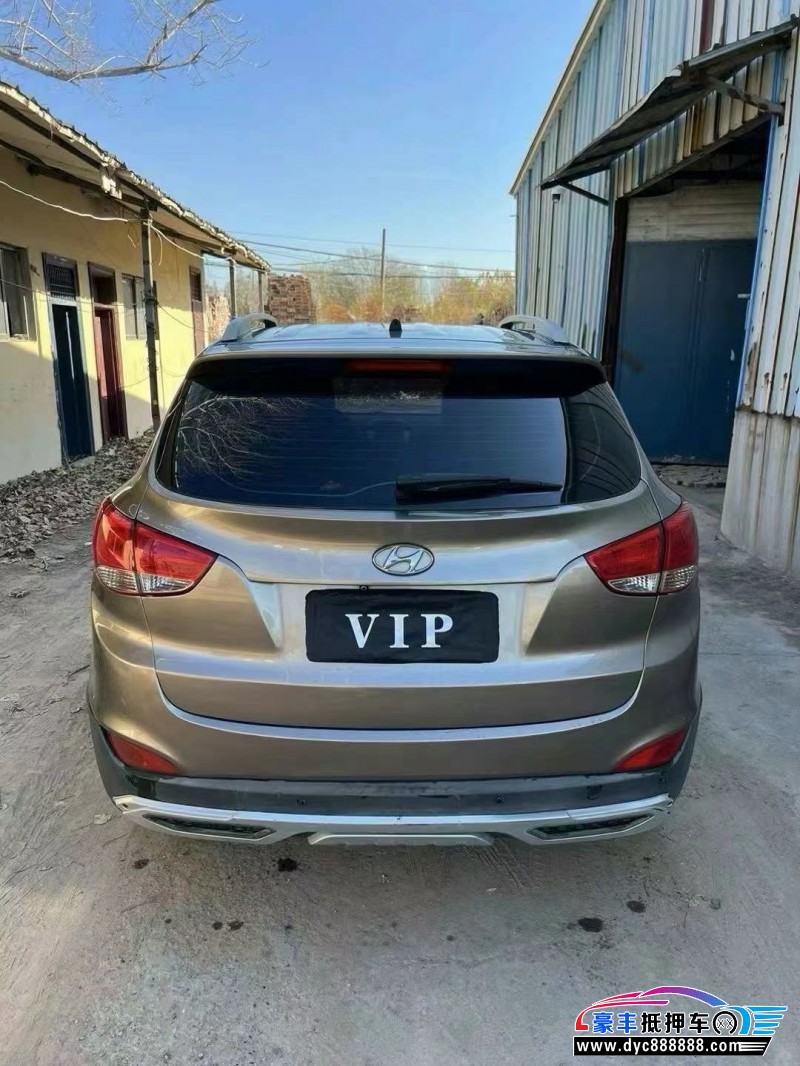 13年现代ix35轿车抵押车出售