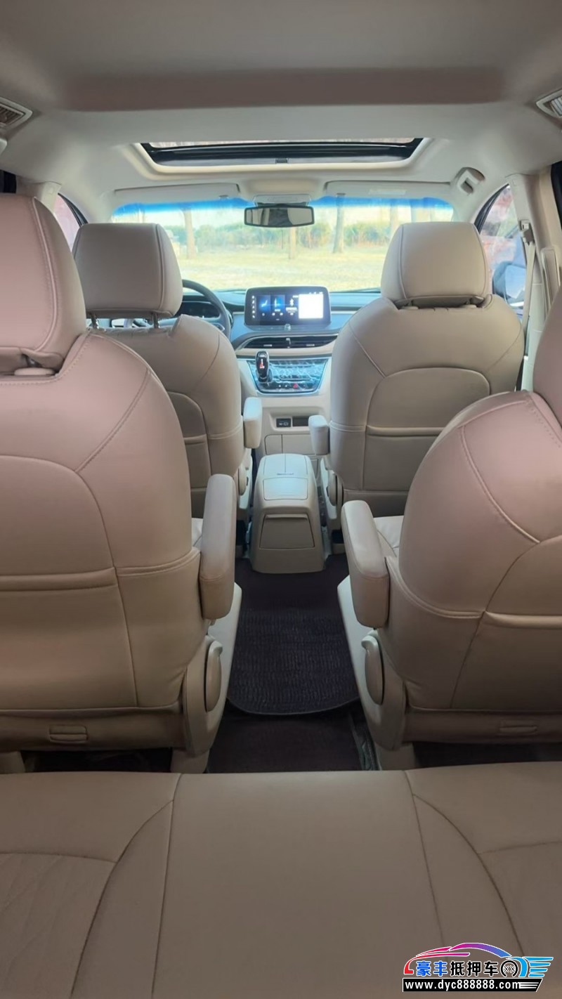 24年别克GL8轿车抵押车出售