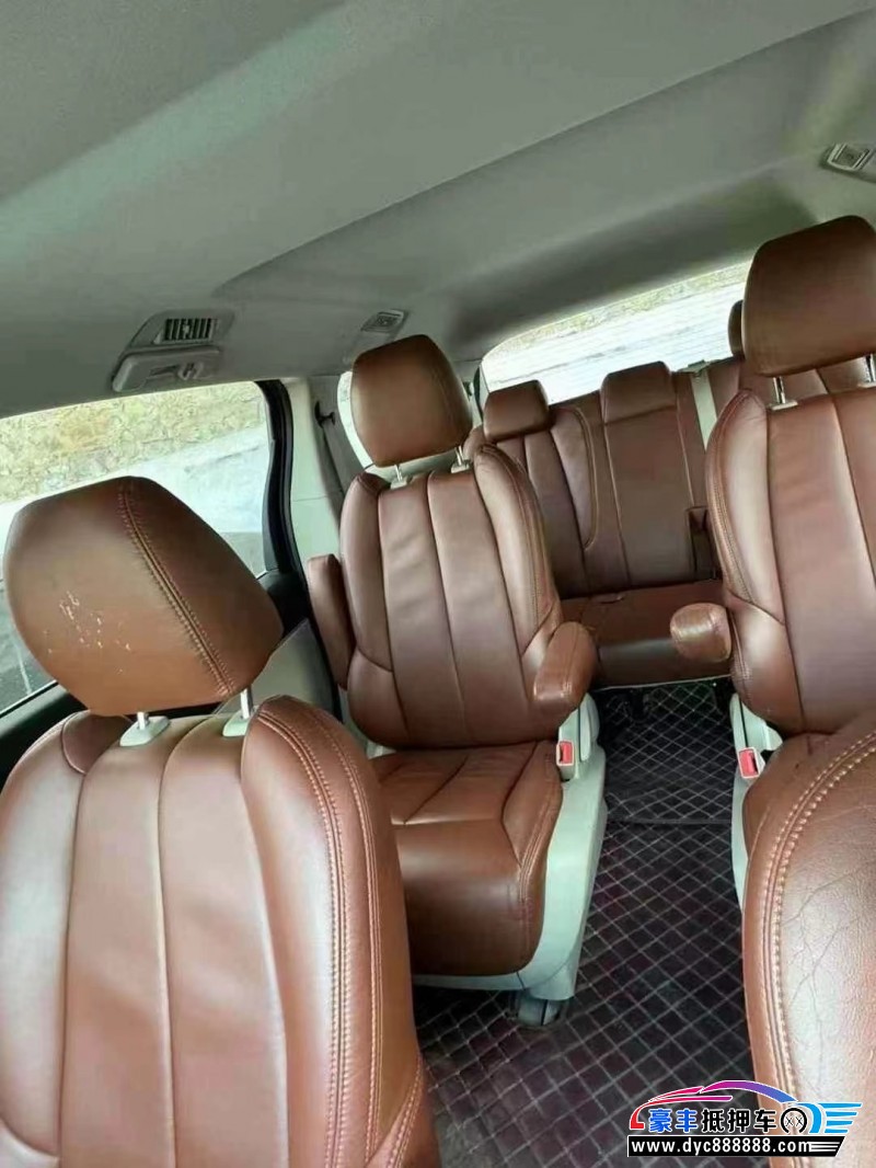 17年别克GL8轿车抵押车出售