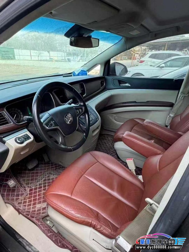 17年别克GL8轿车抵押车出售