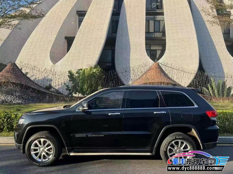 17年Jeep大切诺基轿车抵押车出售