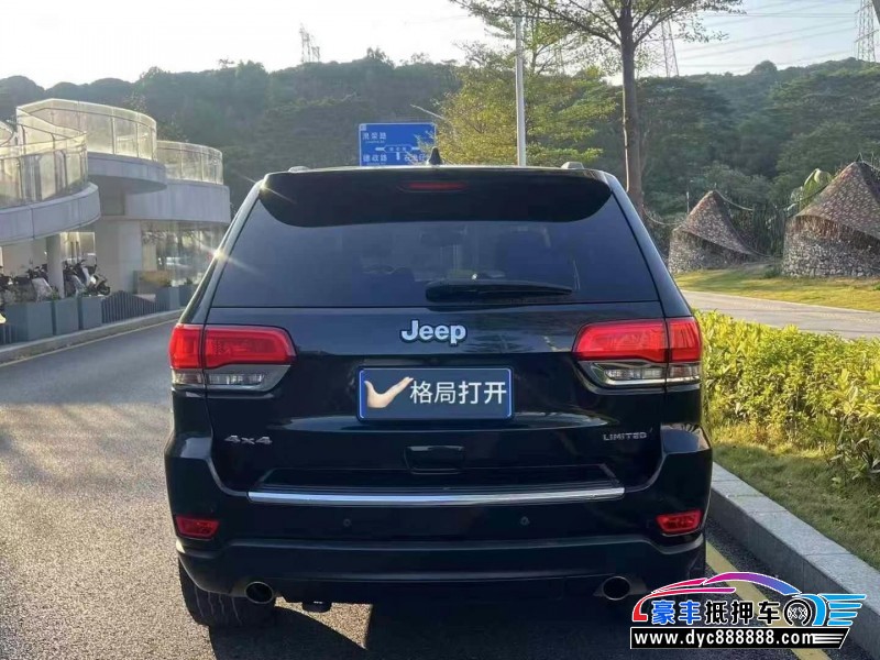 17年Jeep大切诺基轿车抵押车出售