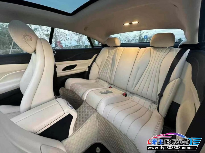 19年奔驰E轿车抵押车出售