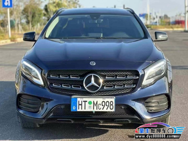 18年奔驰GLA轿车抵押车出售