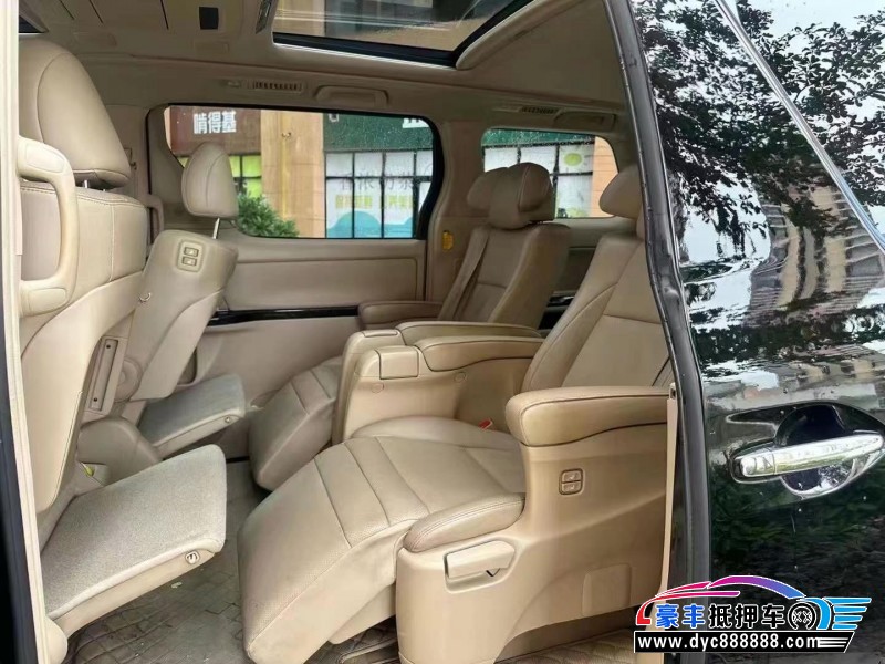 14年丰田埃尔法轿车抵押车出售