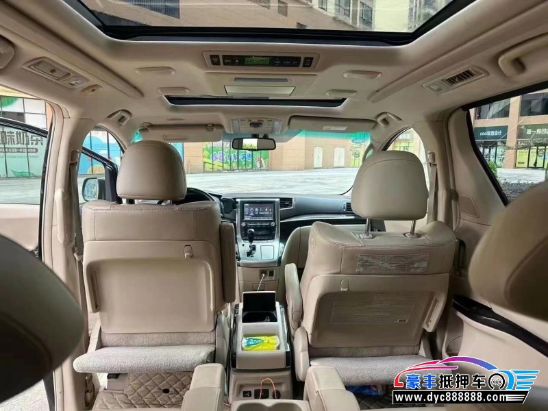 14年丰田埃尔法轿车抵押车出售