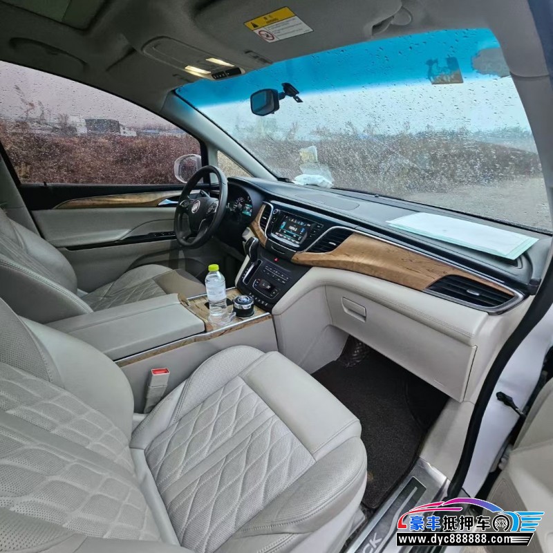 19年别克GL8轿车抵押车出售