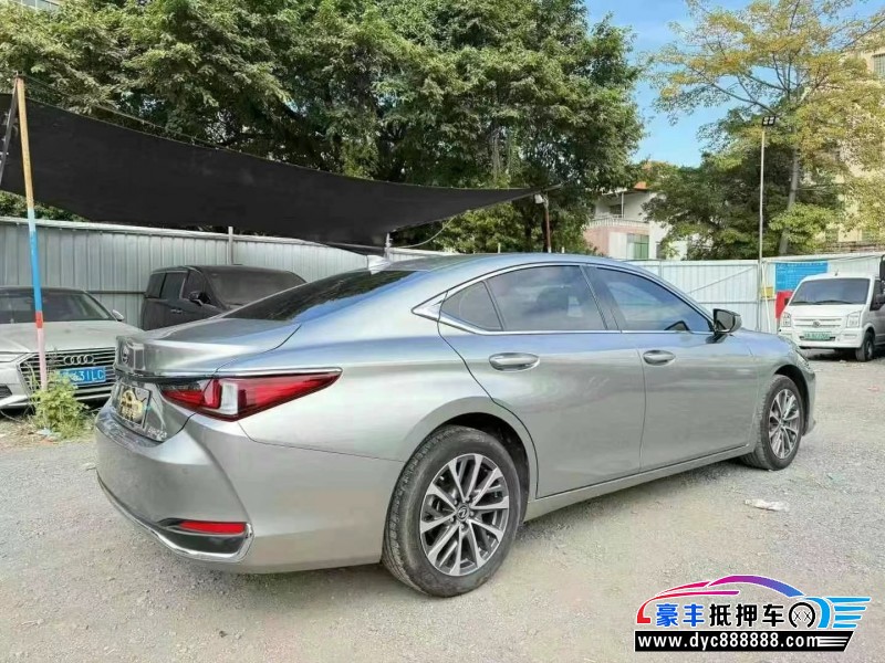 22年雷克萨斯ES轿车抵押车出售