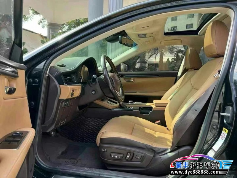 18年雷克萨斯ES轿车抵押车出售