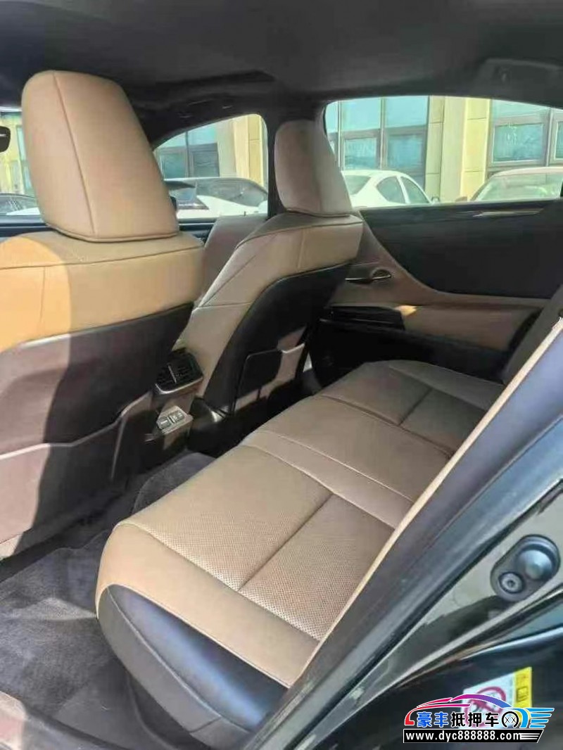 19年雷克萨斯ES轿车抵押车出售