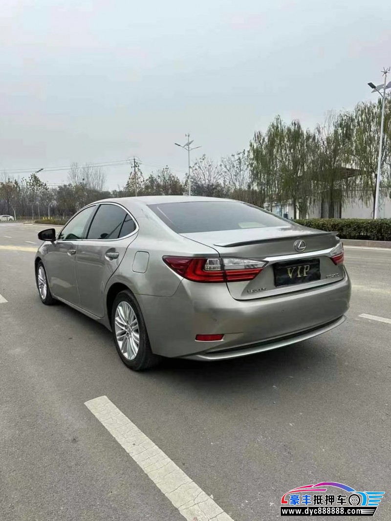 16年雷克萨斯ES轿车抵押车出售