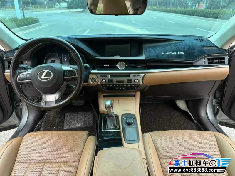 16年雷克萨斯ES轿车抵押车出售