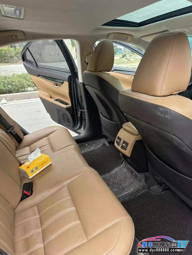 16年雷克萨斯ES轿车抵押车出售