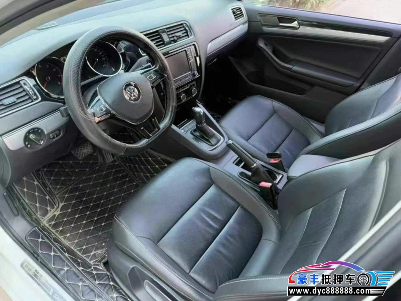 18年大众速腾轿车抵押车出售