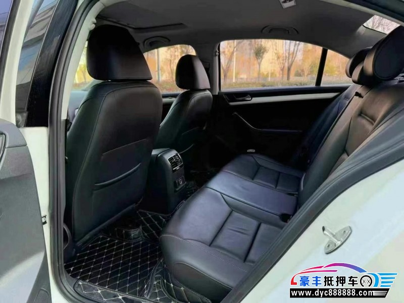 18年大众速腾轿车抵押车出售