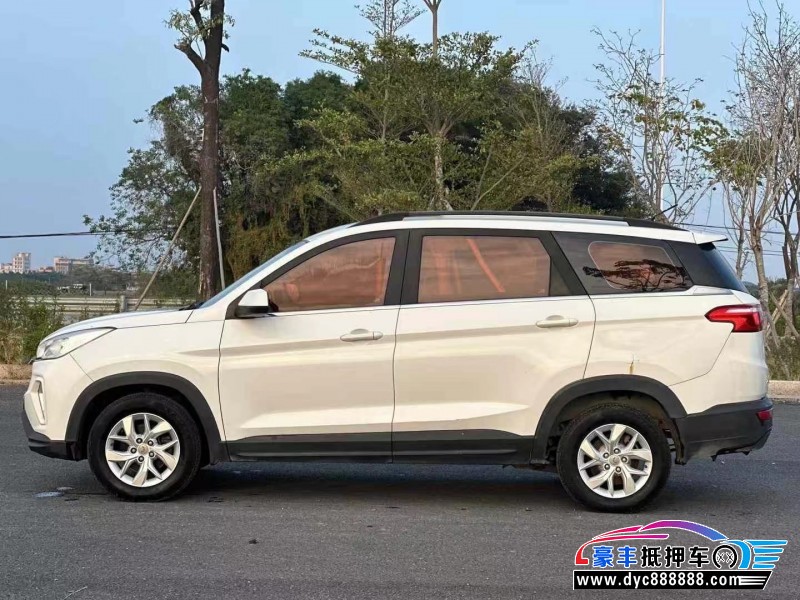 18年五菱五菱宏光S轿车抵押车出售