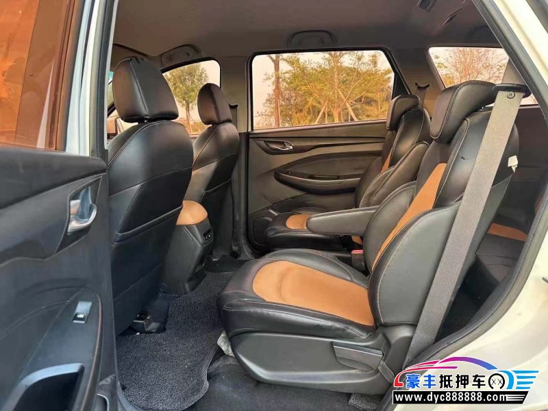 18年五菱五菱宏光S轿车抵押车出售