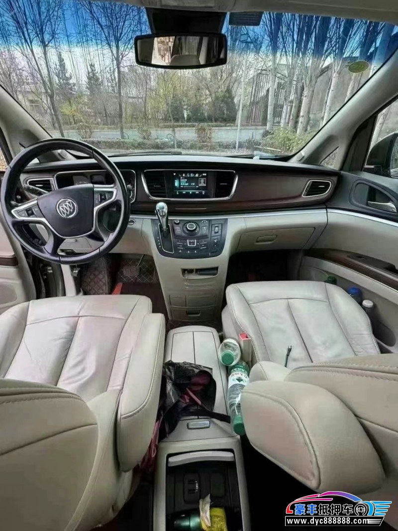 18年别克GL8轿车抵押车出售