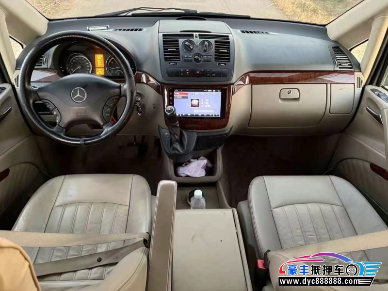 16年奔驰唯雅诺轿车抵押车出售