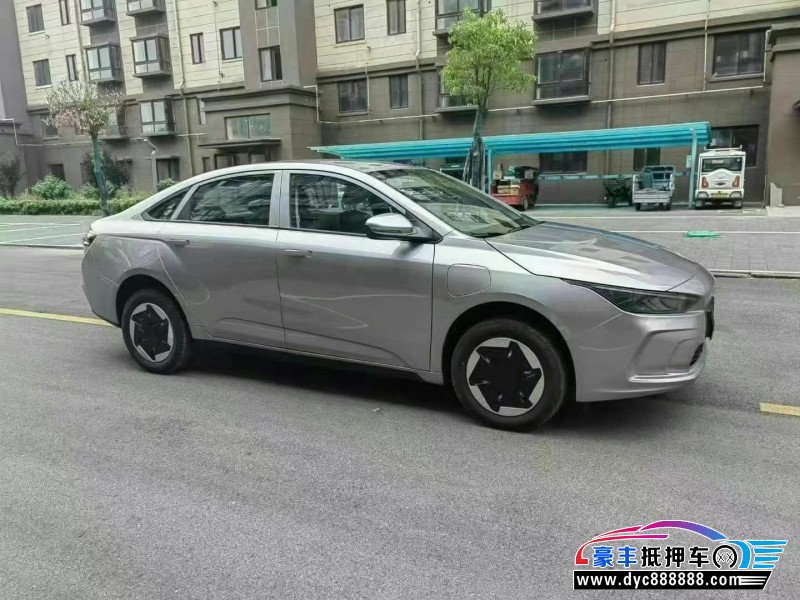 24年吉利几何轿车抵押车出售