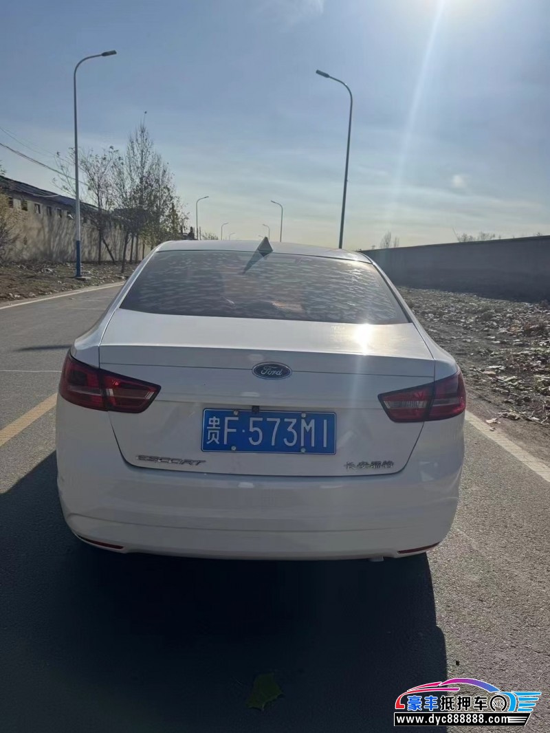 17年福特福睿斯轿车抵押车出售