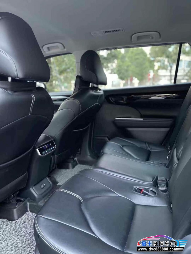 22年丰田汉兰达轿车抵押车出售