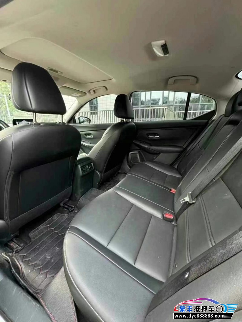 22年日产轩逸轿车抵押车出售